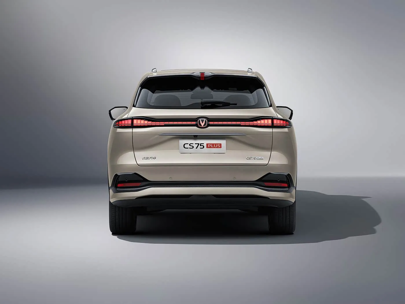 Changan CS75 Plus 1.5t / 2.0t Compact SUV, L2.5 köməkçisi, 15.6 "TouchScreen & Long WheelBase