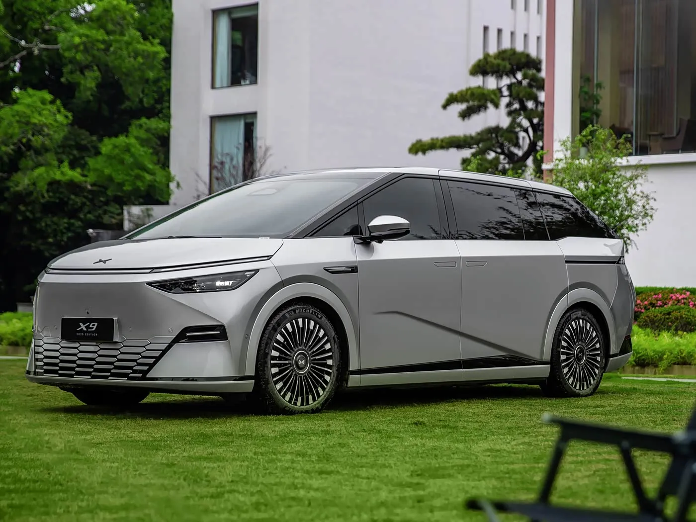 Xpeng X9 Long Range MPV Safv Saf Elektrik Sol Sükan Rəqabətli Qiymət Yeni Enerji Vasitəsi