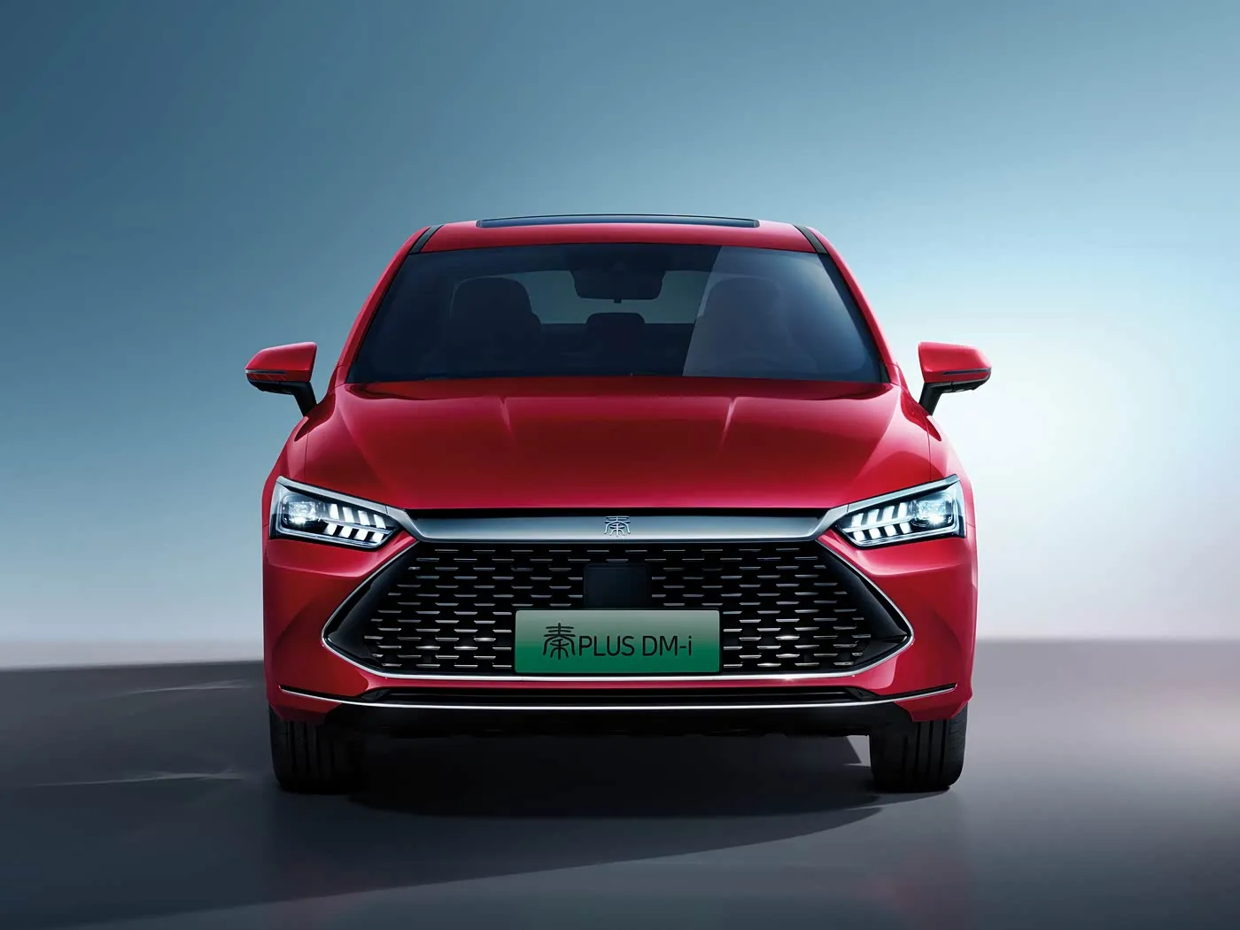 BYD Qing Plus Elektrikli SUV Hibrid Avtomobil Yeni Enerjili Avtomobil Təkmilləşdirilmiş EV Motor Sol Sükan Sedan Axtarış Motoru üçün Optimize Edilmiş