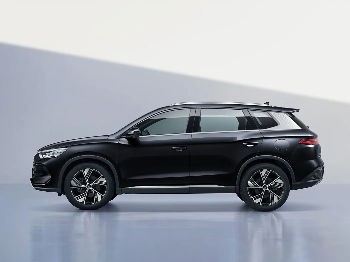 BYD Song Pro DM-i Uzun məsafəli hibrid yeni enerji vasitəsi olan Yığcam Phev SUV