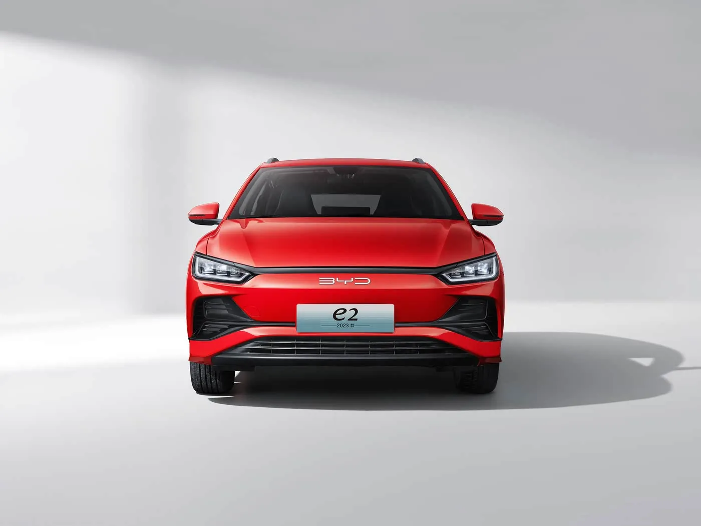 BYD E2 Lüks Elektrikli EV Sedan SUV Hetçbek Litium Akkumulyatorlu Sol Sükan Avtomobili Çinin Yeni Enerji Vasitəsi