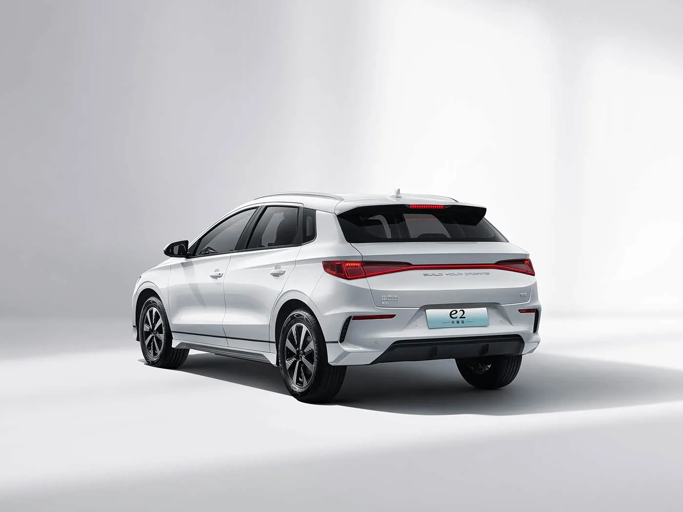 BYD E2 Lüks Elektrikli EV Sedan SUV Hetçbek Litium Akkumulyatorlu Sol Sükan Avtomobili Çinin Yeni Enerji Vasitəsi
