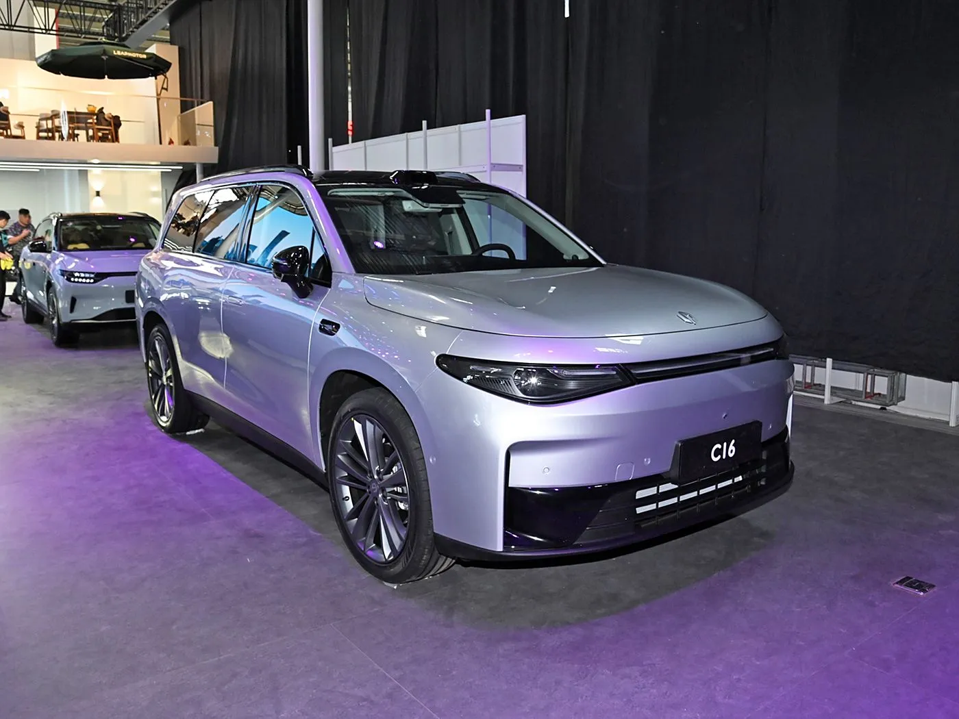 LeapMotor C16 5 qapılı Ev SUV 4WD Sürücü rejimi Sükan Elektrik və Hibrid Yanacaq Yeni Enerji Avtomobil