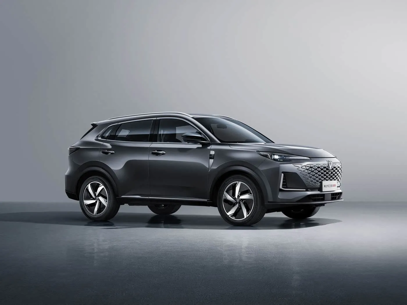 Changan CS55 Plus Compact SUV 190 km / h Top sürət, 360 ° Kamera, ikili zona AC & JBL Audio Premium Trims