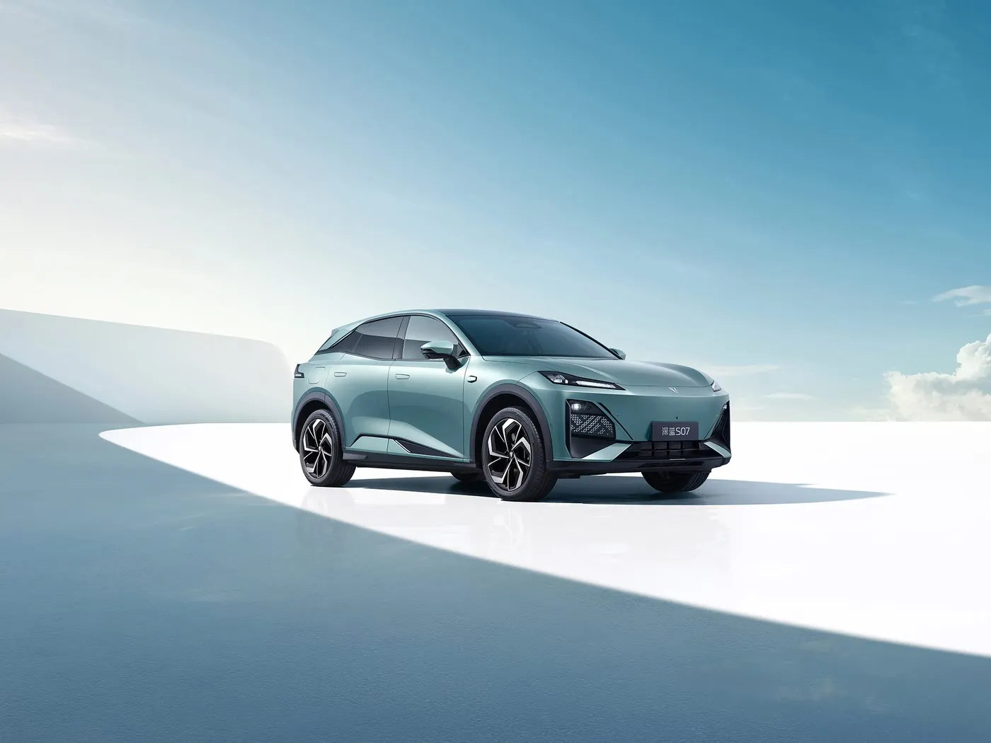 Deepal S07 Yeni Enerji Vasitəsi Premium SUV Genişləndirilmiş / EV Uzun Çarx Təkər bazası 5 oturacaq düymləri