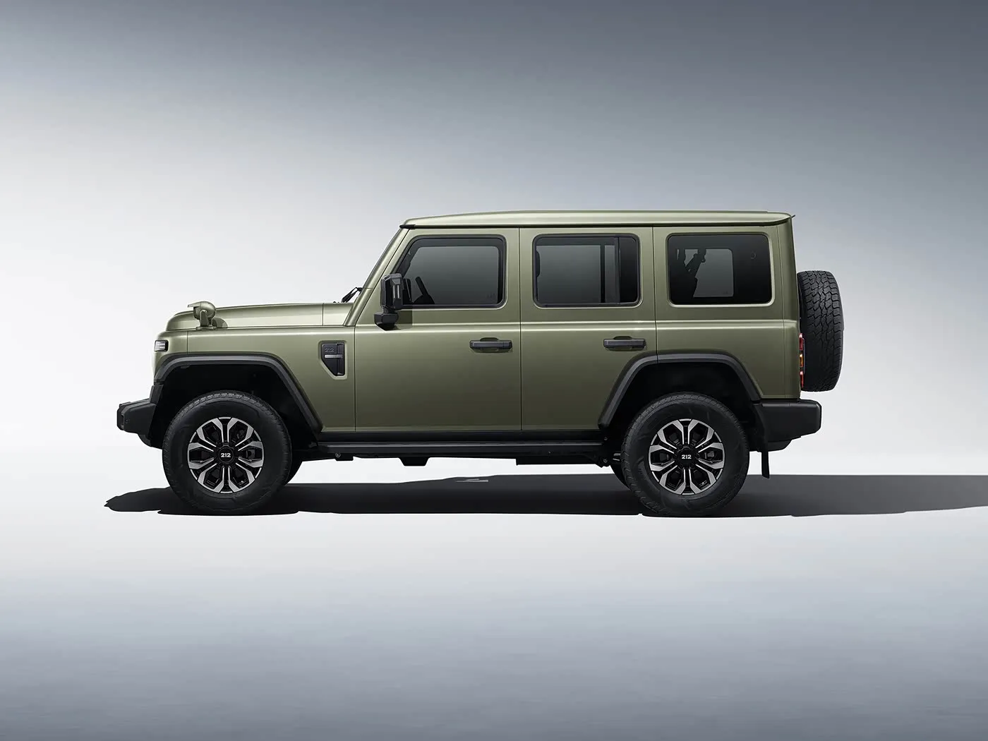 2025 BAIC 212 T01 möhkəm 4WD kompakt SUV Benzin / DIESEL 8AT və Dəri Daxili İşlənmiş Dəri Sükan Uzun Təkər bazası