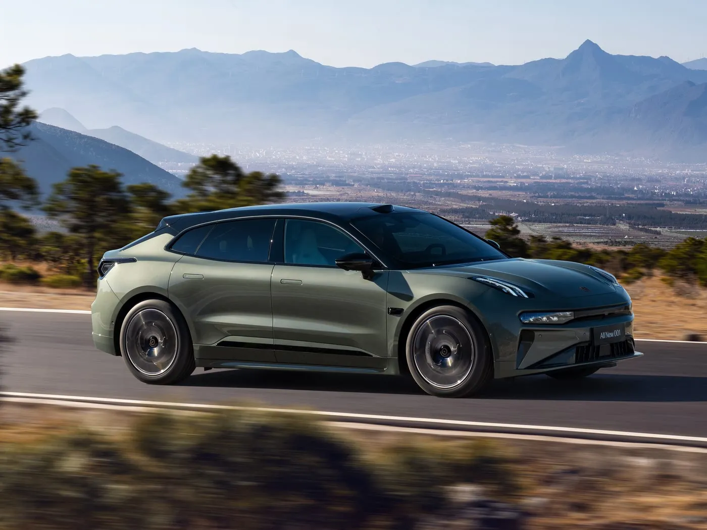 Zeekr 001 Elektrik 5ölçən heçbek yüksək keyfiyyətli 4WD 705 km uzunluğunda yeni enerji nəqliyyatı