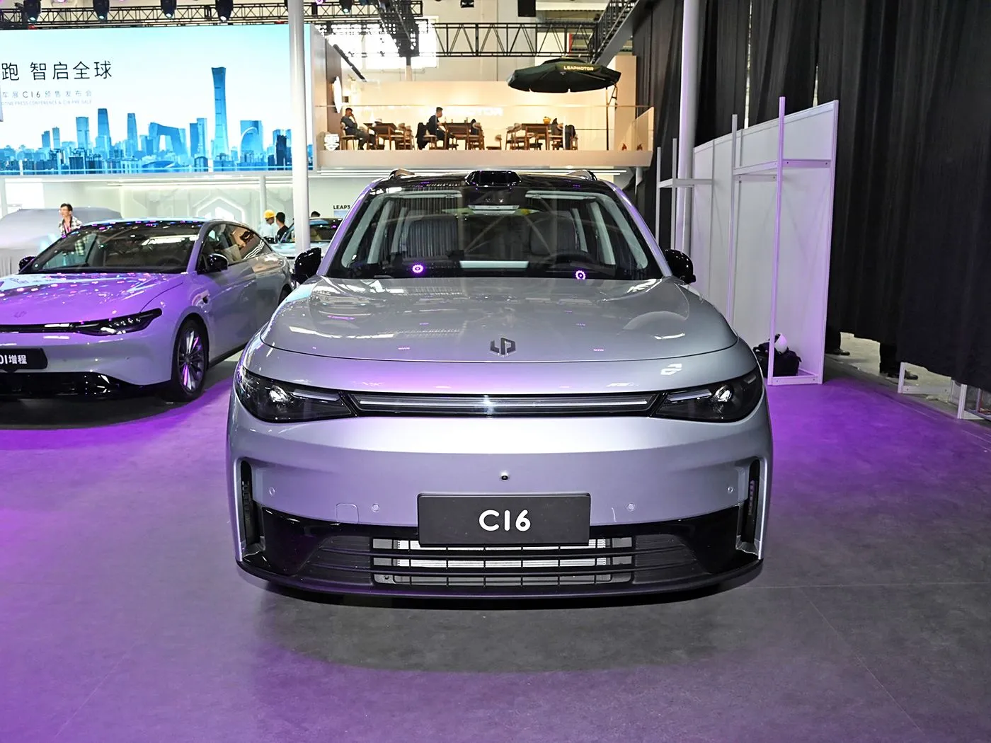 LeapMotor C16 5 qapılı Ev SUV 4WD Sürücü rejimi Sükan Elektrik və Hibrid Yanacaq Yeni Enerji Avtomobil