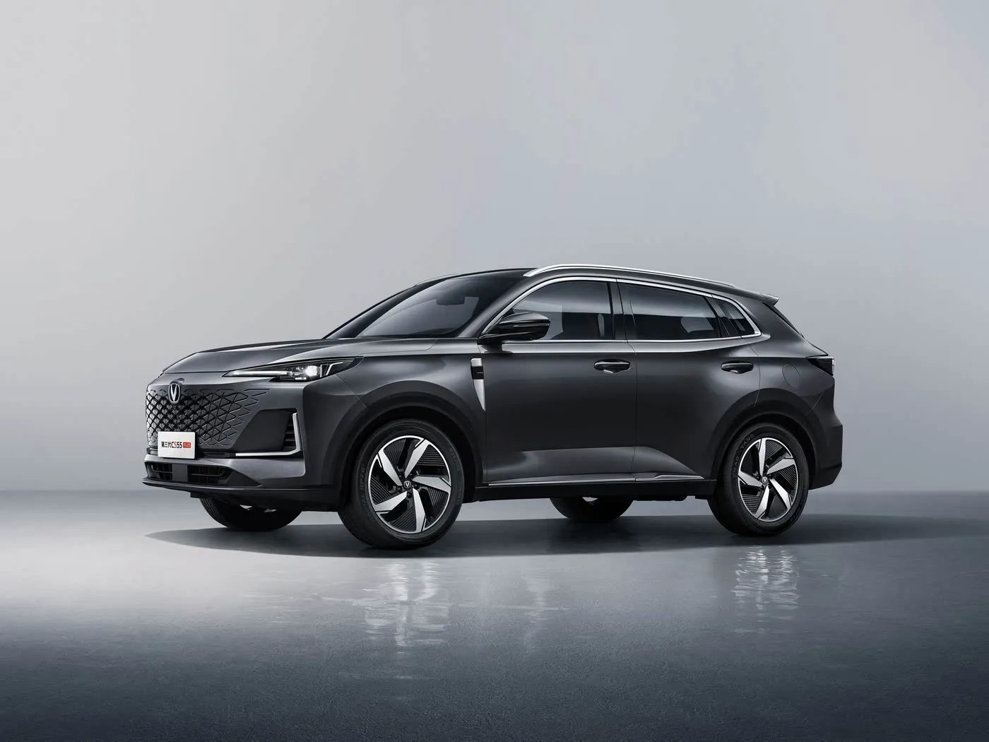 Changan CS55 Plus Compact SUV 190 km / h Top sürət, 360 ° Kamera, ikili zona AC & JBL Audio Premium Trims