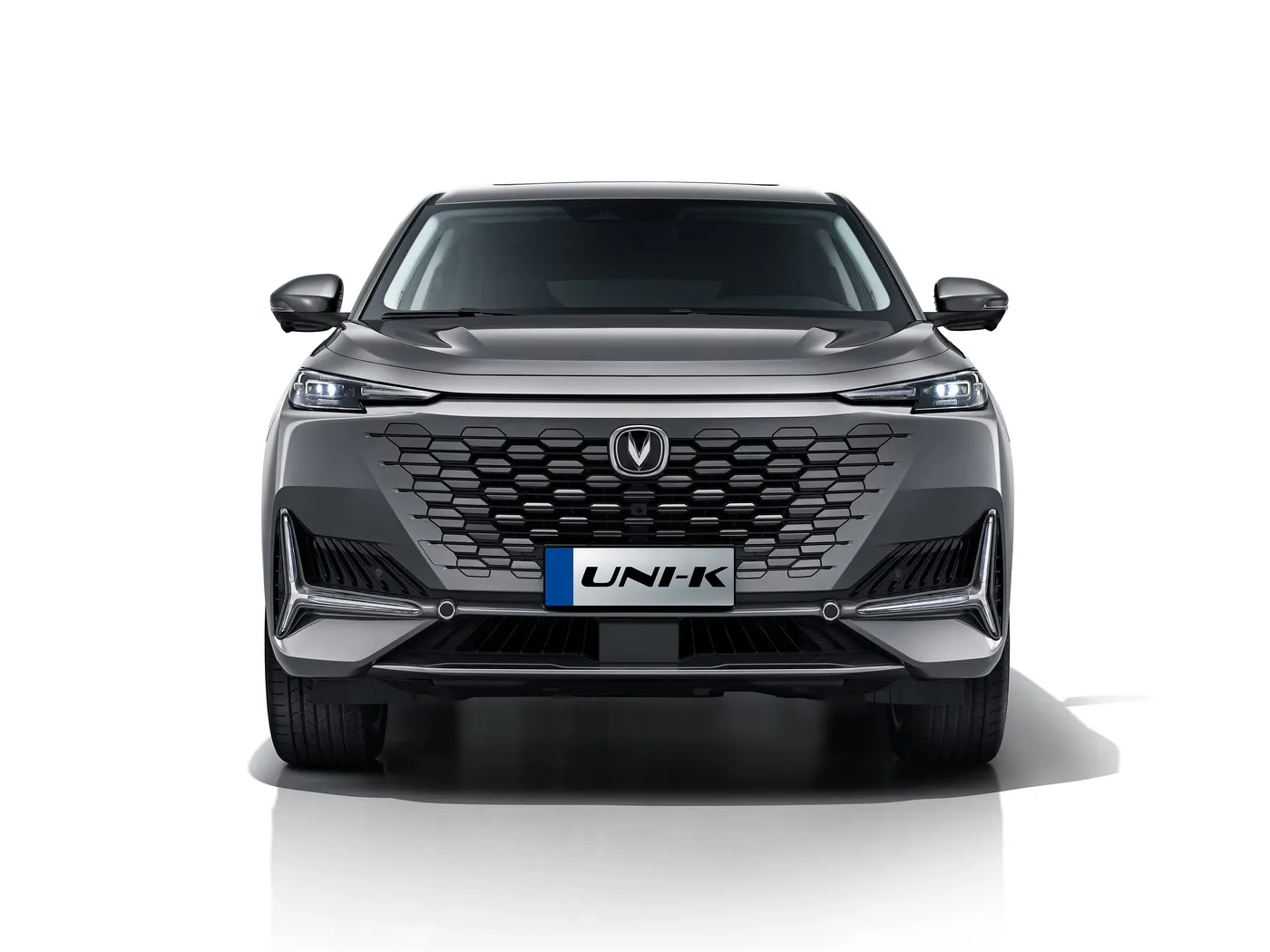 BYD E2 Lüks Elektrikli EV Sedan SUV Hetçbek Litium Akkumulyatorlu Sol Sükan Avtomobili Çinin Yeni Enerji Vasitəsi