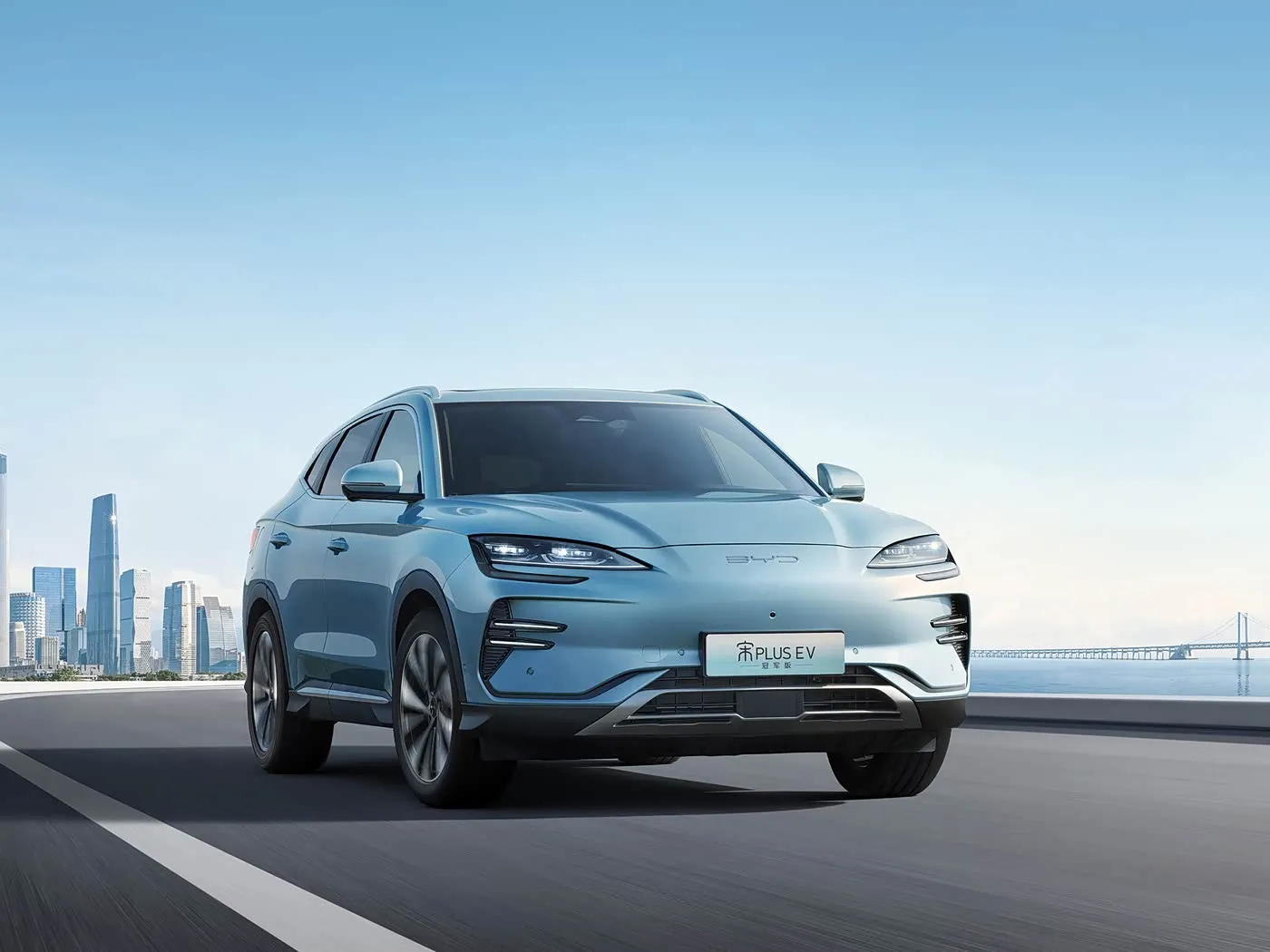 Byd song plus suv avtomatik awd arxa kamera dəri oturacaqları hibrid yanacaq sükan