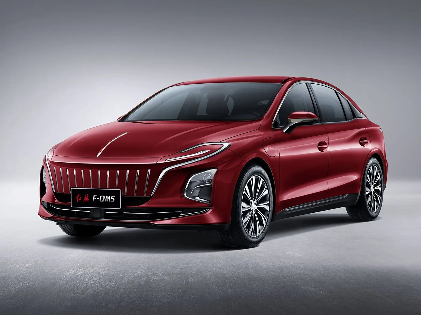 Hongqi e-qm5 Geniş ev sedan uzun təkərli təmiz elektrikli yeni enerji nəqliyyatı