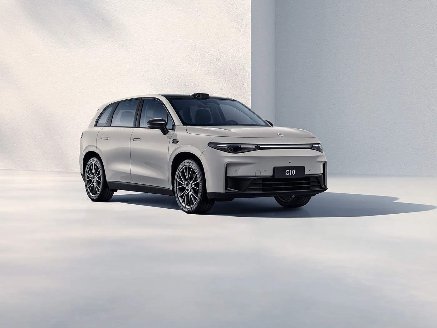 Çindən LEAPMOTOR C10 Hibrid Yüksək Sürətli 4WD Elektrikli SUV 170km Menzilli Yeni Enerji Avtomobili