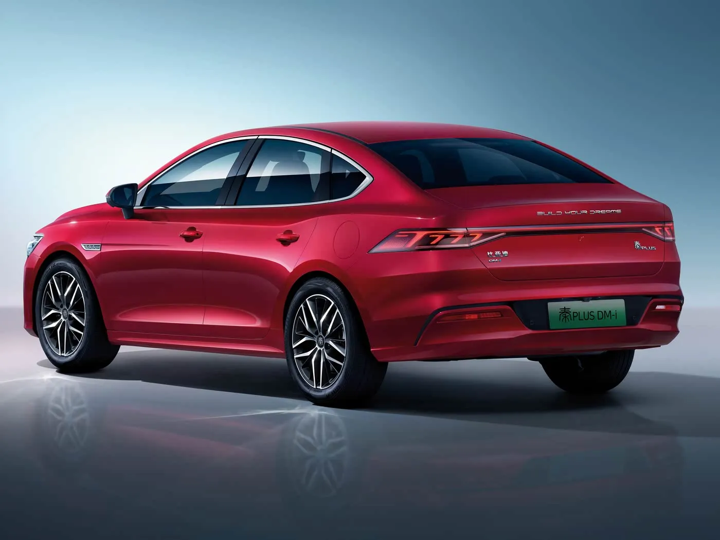 BYD Qing Plus Elektrikli SUV Hibrid Avtomobil Yeni Enerjili Avtomobil Təkmilləşdirilmiş EV Motor Sol Sükan Sedan Axtarış Motoru üçün Optimize Edilmiş