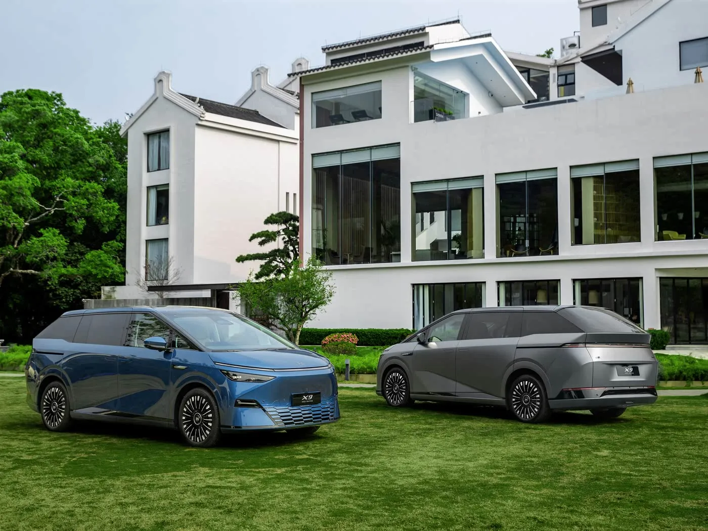 Xpeng X9 Long Range MPV Safv Saf Elektrik Sol Sükan Rəqabətli Qiymət Yeni Enerji Vasitəsi