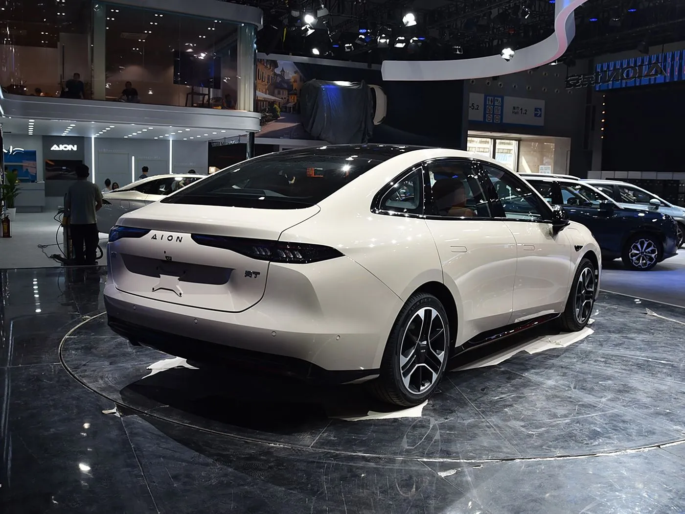 AION RT Elektrik SUV Sol əl sürücüsü yüksək sürətli EV Auto dişli qutusu Hybrid mini səviyyəli sedan böyüklər üçün yeni enerji vasitəsi