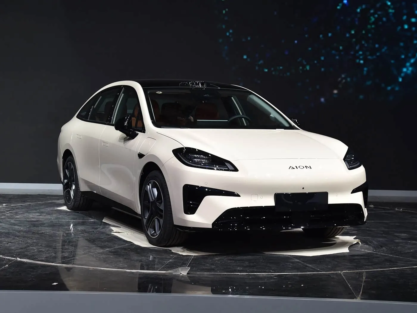 AION RT Elektrik SUV Sol əl sürücüsü yüksək sürətli EV Auto dişli qutusu Hybrid mini səviyyəli sedan böyüklər üçün yeni enerji vasitəsi