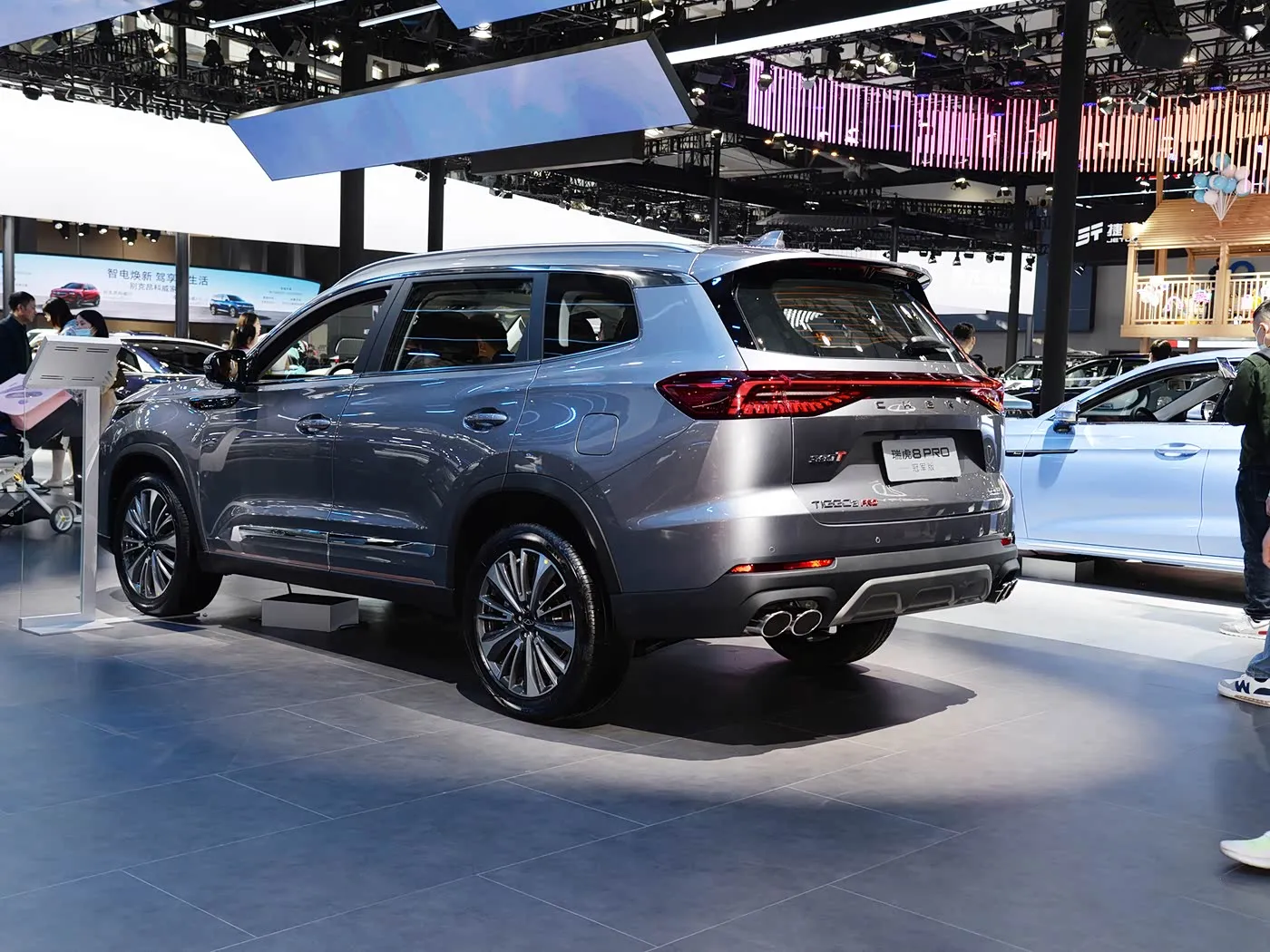 Chery Tiggo 8 Pro Luxury Ailə SUV Avtomatik GearBox Arxa Kamera R18 Sol Benzin Tünd Dəri Oturacaqları Euro Vi Emissiya AWD