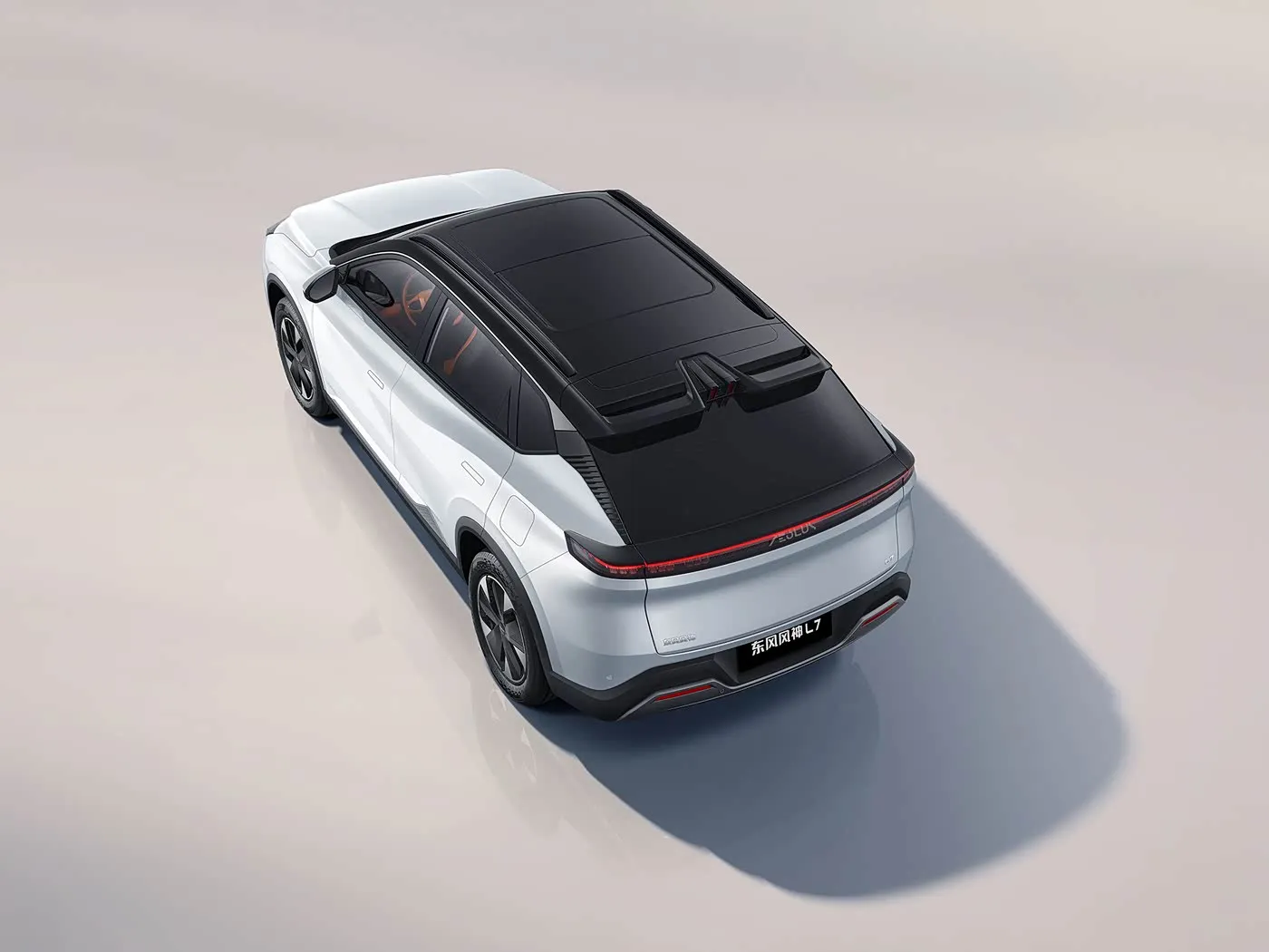 DONGFENG AEOLUS L7: EV / PHEV SUV 5 yerlik mükafat Touches Dəri oturacaqlar uzun məsafəli yeni enerji nəqliyyatı