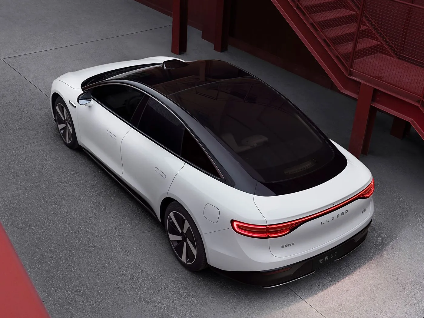 Chery Luxeed S7 Exeed Lüks Elektrikli Yeni Enerji Vasitəsi RWD / AWD 4 Qapı və 5 Oturacaq
