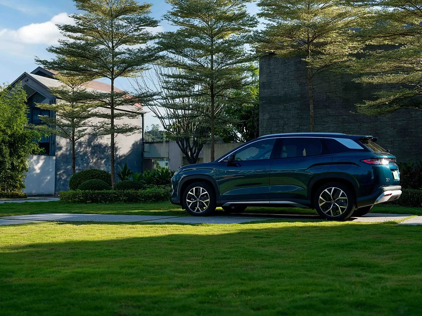 BYD Song L DM-I kompakt phev SUV Uzun məsafəli, yüksək sürətli yeni enerji nəqliyyat vasitəsi Dipilot 2.0 Qızdırılan oturacaqlar 360 ° Panoramik kamera